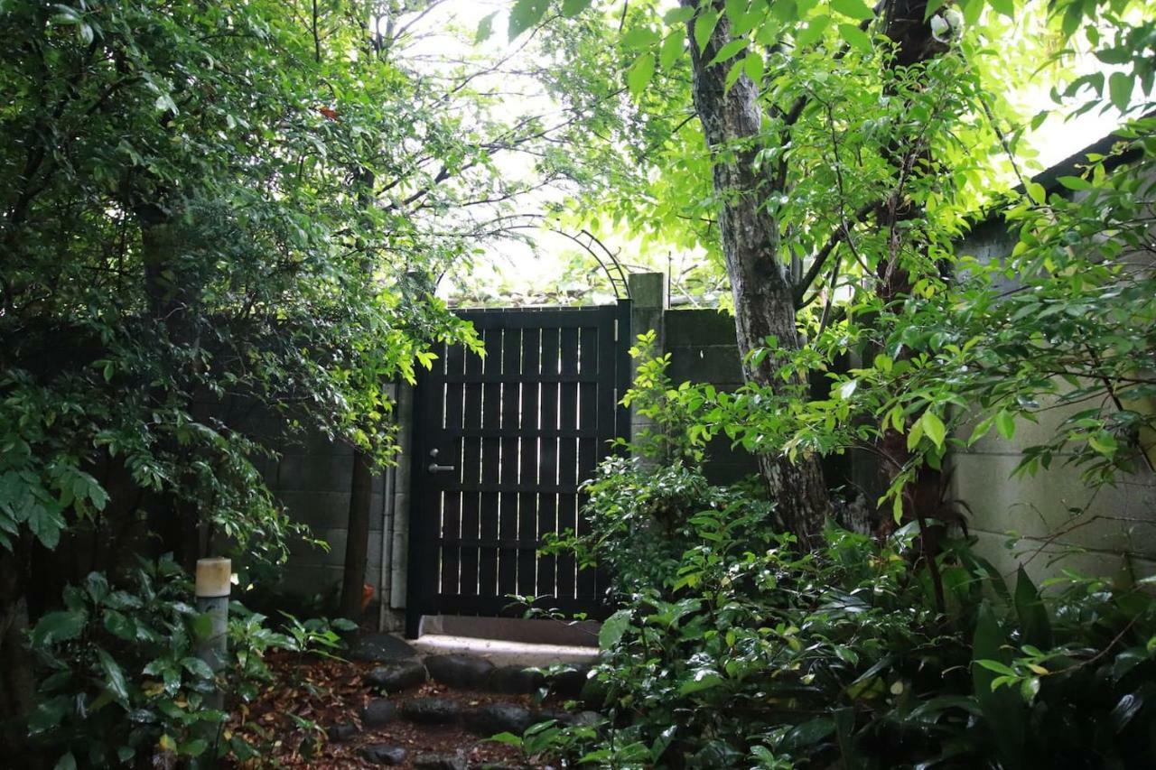 Yamaguchi House Annex, Private House With Onsen Villa Hakone Bagian luar foto